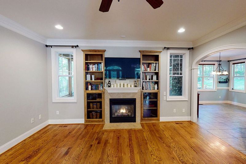 1109 Shadywood Ln, Raleigh, NC 27603
