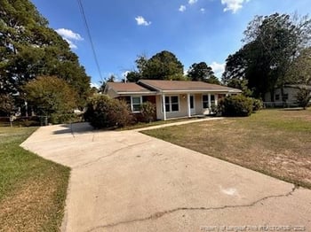 1109 Strickland Bridge Rd, Fayetteville, NC 28304