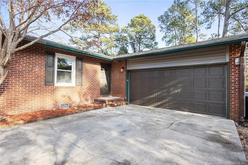 1109 Vesper Ln, Fayetteville, NC 28311