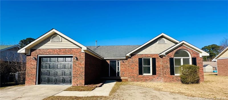 1109 Whiskerlake Dr, Fayetteville, NC 28312