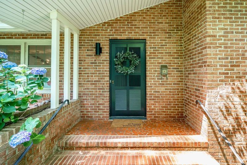 1109 Woodburn Rd, Durham, NC 27705