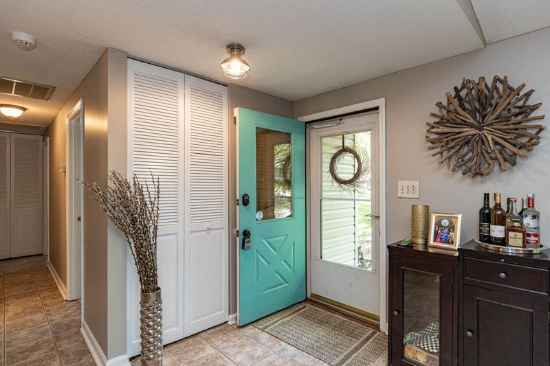 111 Abbott Ln, Cary, NC 27513