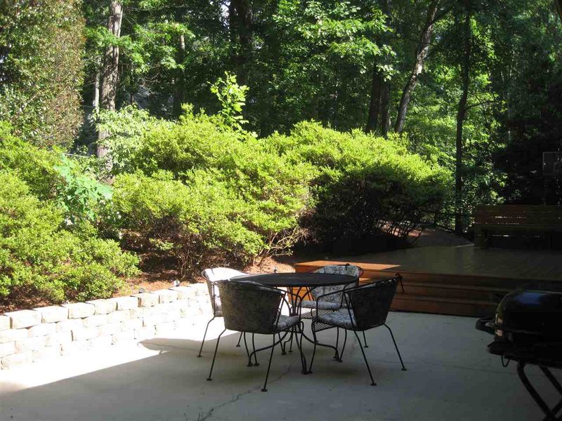 111 Amesbury Ln, Cary, NC 27511