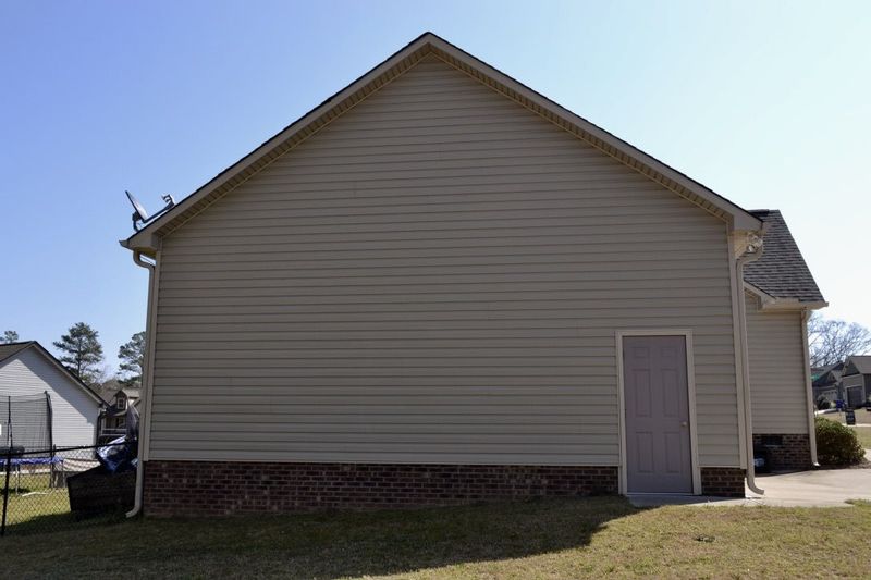111 Belle Meade Ct, Benson, NC 27504