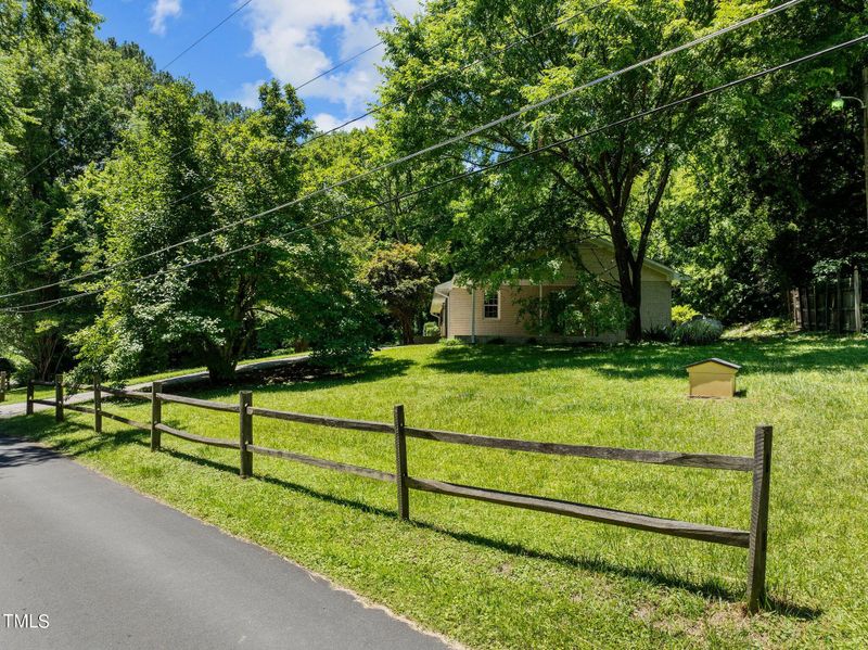 111 Black Trumpet Rd, Chapel Hill, NC 27517