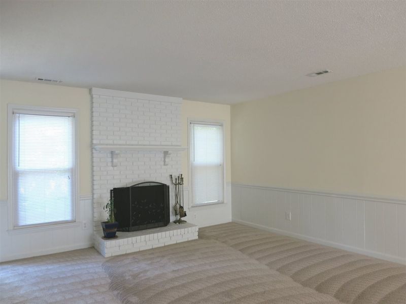 111 Bonnell Ct, Cary, NC 27511