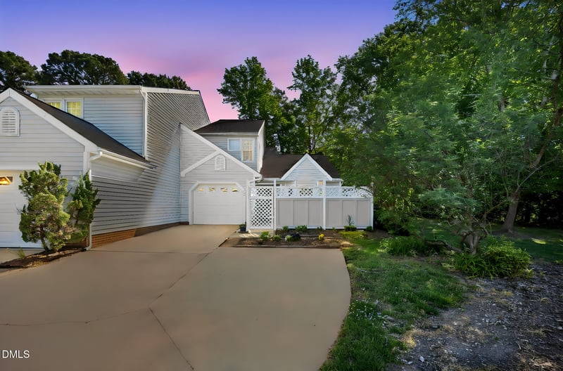 111 Breakers Pl, Cary, NC 27511