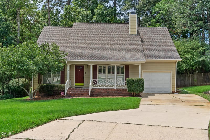 111 Brook Hollow Ct, Cary, NC 27513