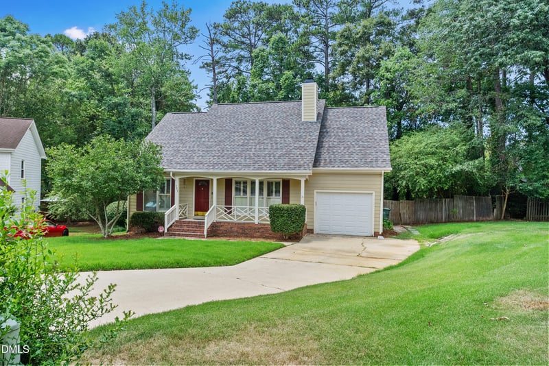 111 Brook Hollow Ct, Cary, NC 27513