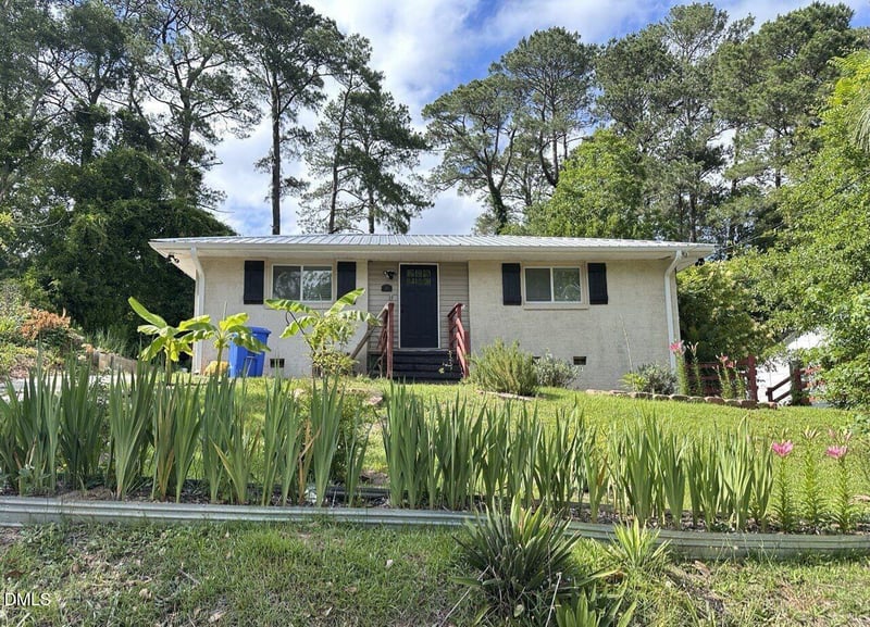 111 Buckingham Ave, Fayetteville, NC 28301