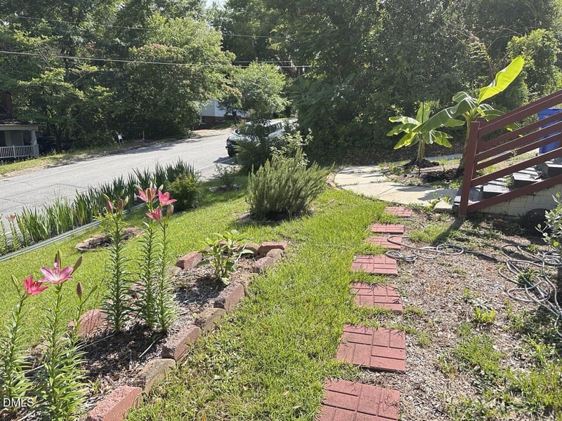 111 Buckingham Ave, Fayetteville, NC 28301