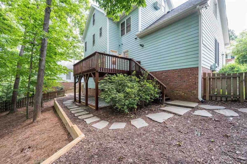 111 Canyon Rn, Cary, NC 27513