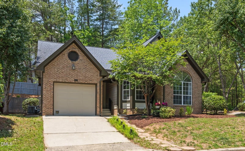 111 Carriage Cir, Chapel Hill, NC 27514