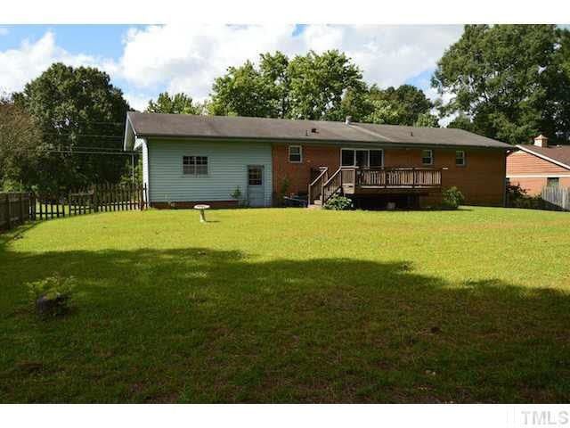 111 Castle Dr, Smithfield, NC 27577