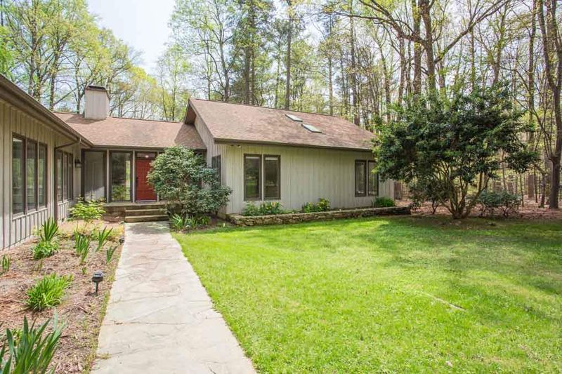 111 Catawba Ct, Chapel Hill, NC 27514