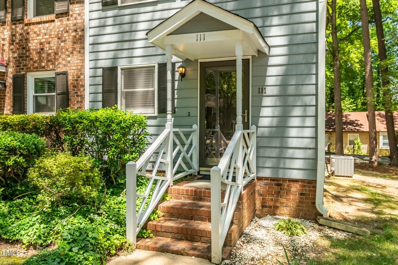 111 Cimmaron Ct, Cary, NC 27511