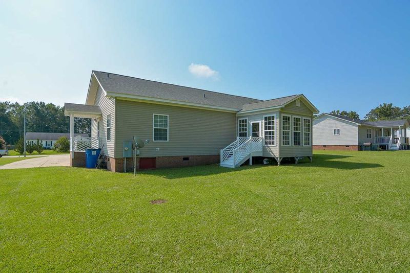 111 Clearwater Dr, Smithfield, NC 27577