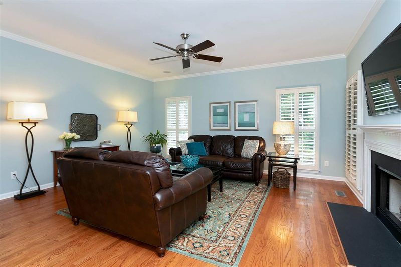 111 Conway Ct, Cary, NC 27513