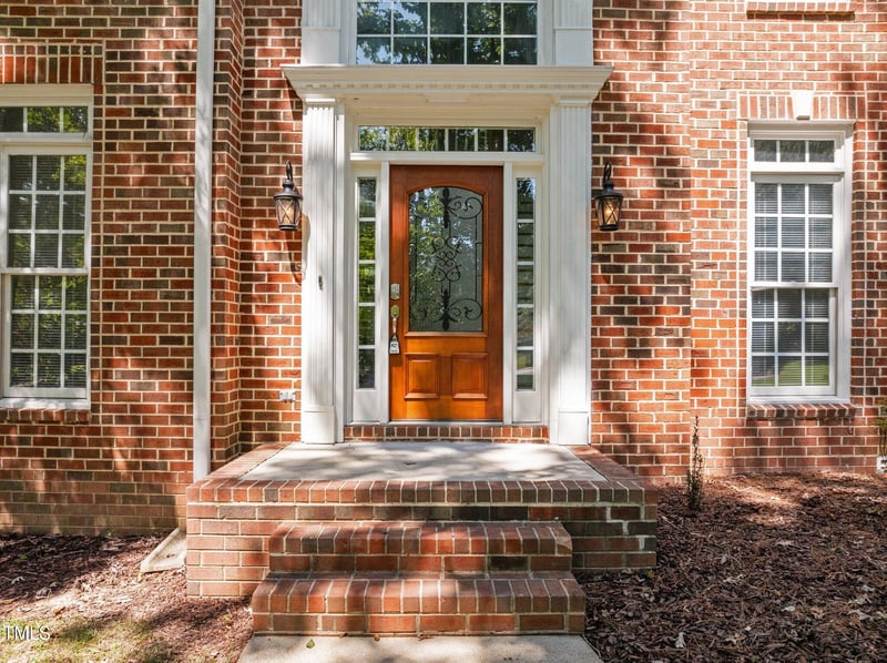 111 N Coslett Ct, Cary, NC 27513
