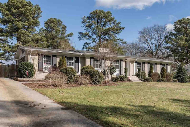 111 Crestview Rd, Raleigh, NC 27609