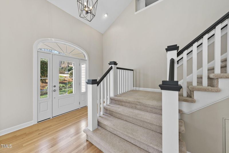 111 Cricket Ln, Cary, NC 27518