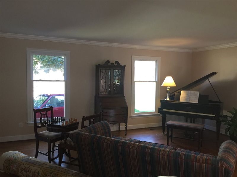 111 Dabney Dr, Cary, NC 27511