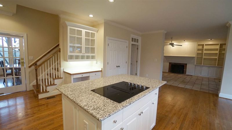 111 Duckwood Ln, Cary, NC 27518