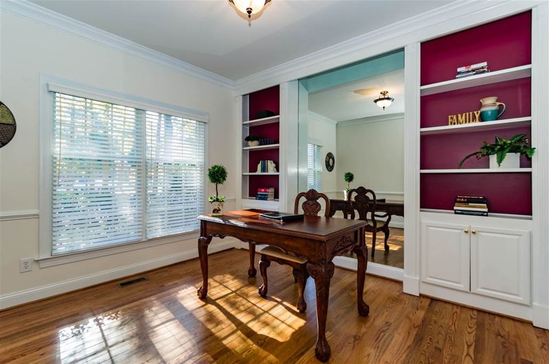 111 Eagle Meadow Ct, Cary, NC 27519