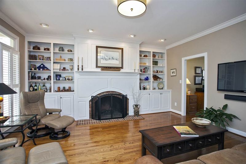 111 N Fern Abbey Ln, Cary, NC 27518