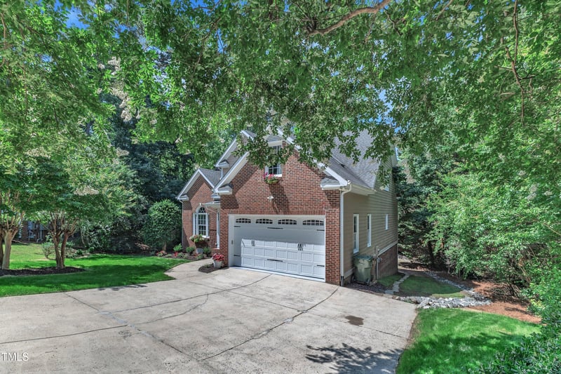 111 Ferncroft Ct, Cary, NC 27519