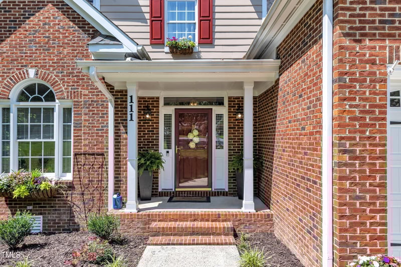 111 Ferncroft Ct, Cary, NC 27519