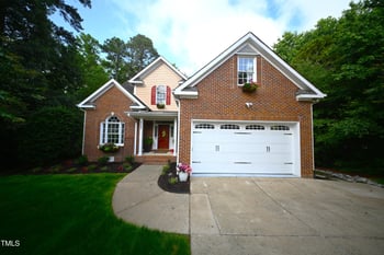 111 Ferncroft Ct, Cary, NC 27519