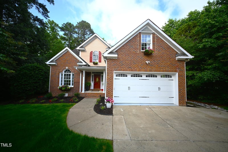 111 Ferncroft Ct, Cary, NC 27519