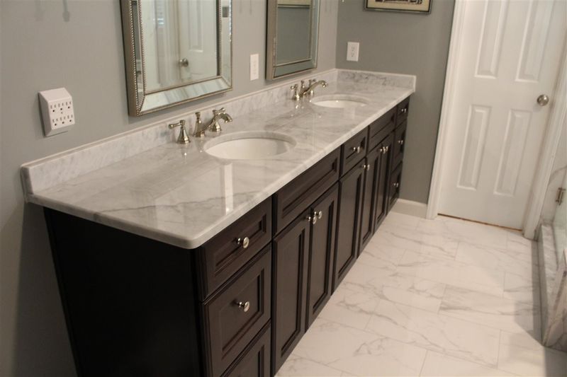 111 Fetzer Ct, Cary, NC 27513
