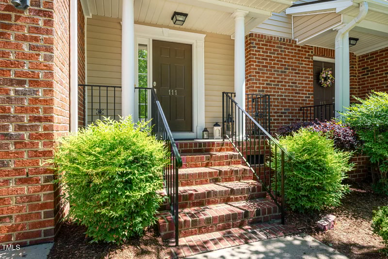 111 Florians Dr, Holly Springs, NC 27540