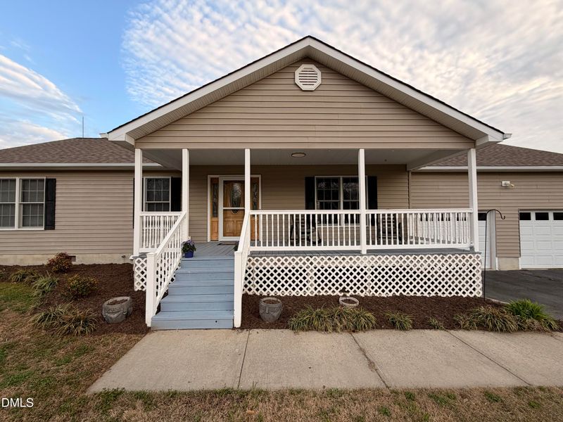 111 Fox Crossing Dr, Roxboro, NC 27574