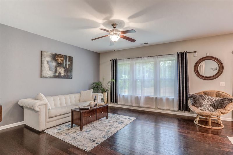 111 Foxborough Ln, Durham, NC 27703