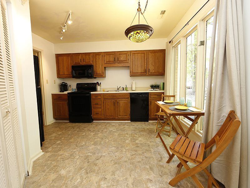 111 Gristmill Ln, Chapel Hill, NC 27514