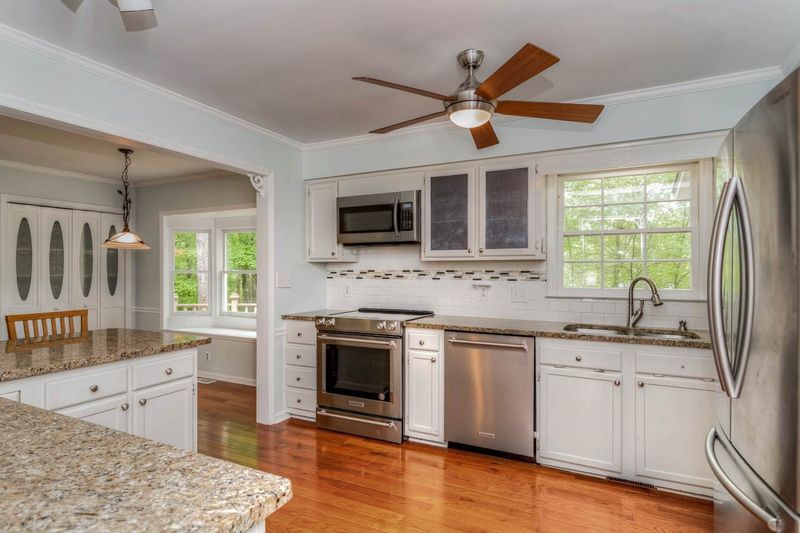 111 Hawks Nest Ct, Cary, NC 27513