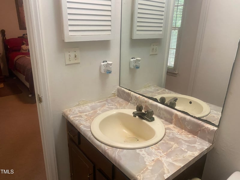111 Heidinger Dr, Cary, NC 27511