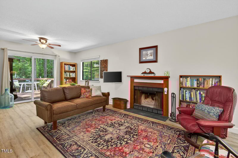 111 Hidden Valley Dr, Chapel Hill, NC 27516