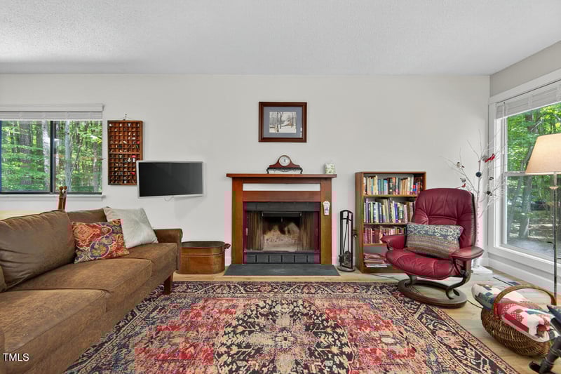 111 Hidden Valley Dr, Chapel Hill, NC 27516