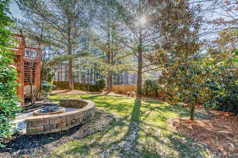 111 Kings Castle Dr, Apex, NC 27502