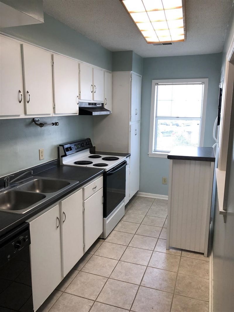 111 Kingsbury Dr, Chapel Hill, NC 27514