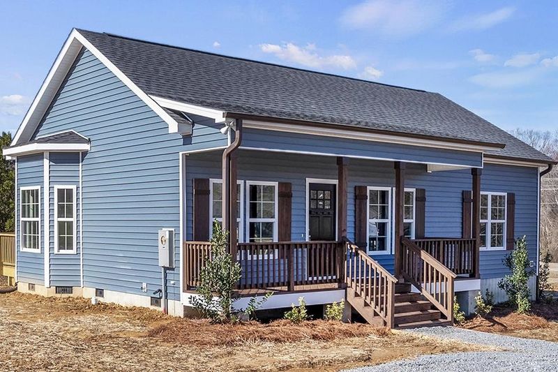 111 Lake Dr, Clayton, NC 27520