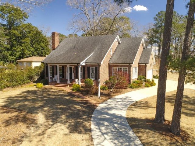 111 E Lakeside Dr, Fuquay Varina, NC 27526