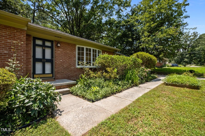 111 Lattimore Ln, Durham, NC 27713