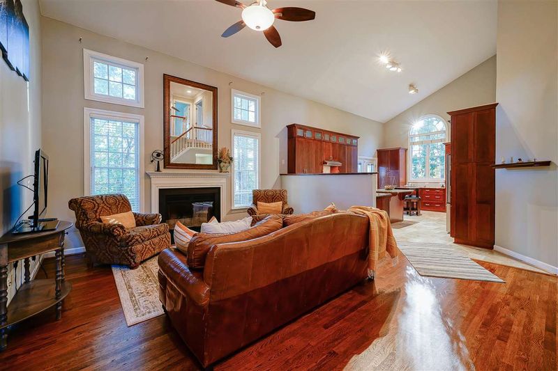 111 Leblanc Ct, Cary, NC 27513