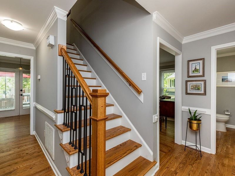 111 Leeward Ct, Cary, NC 27511
