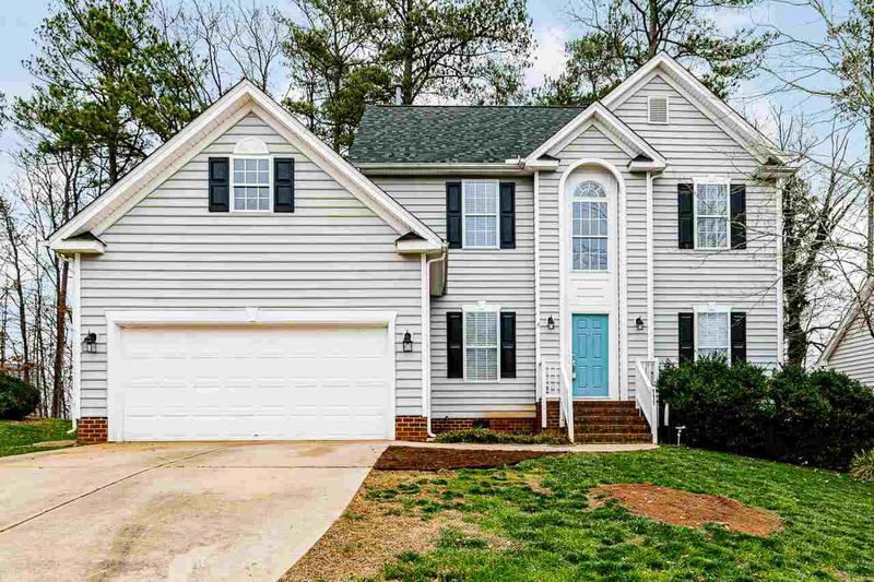 111 Longbridge Dr, Cary, NC 27518